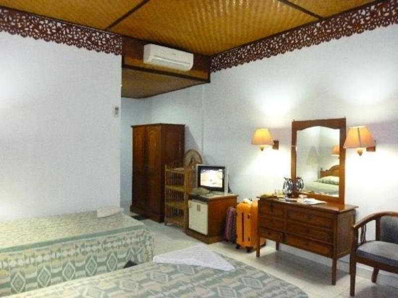 Bakung Beach Resort Kuta Lombok Eksteriør bilde